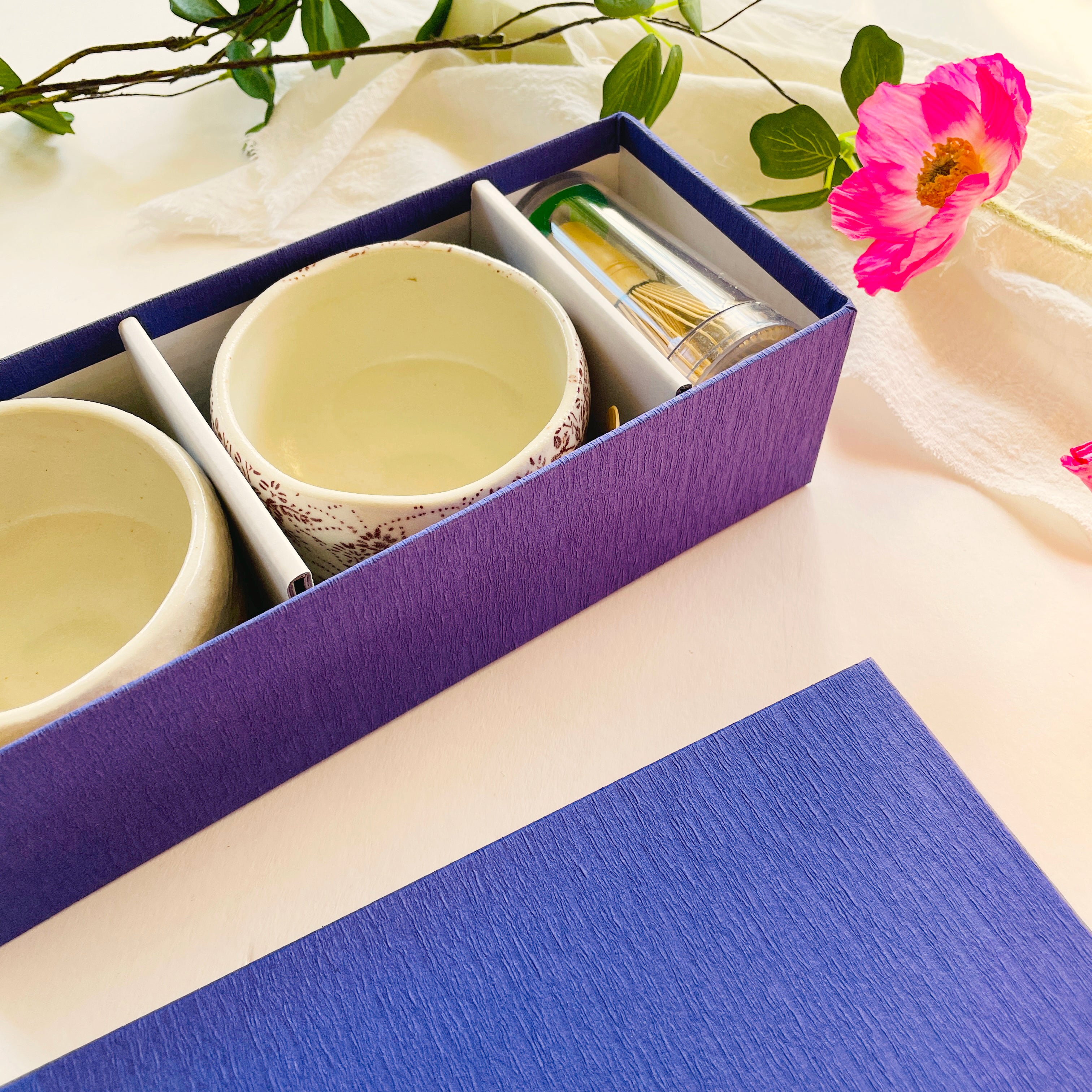 Matcha Bowl Gift Set - Camellia and Moon Rabbit – niconeco zakkaya